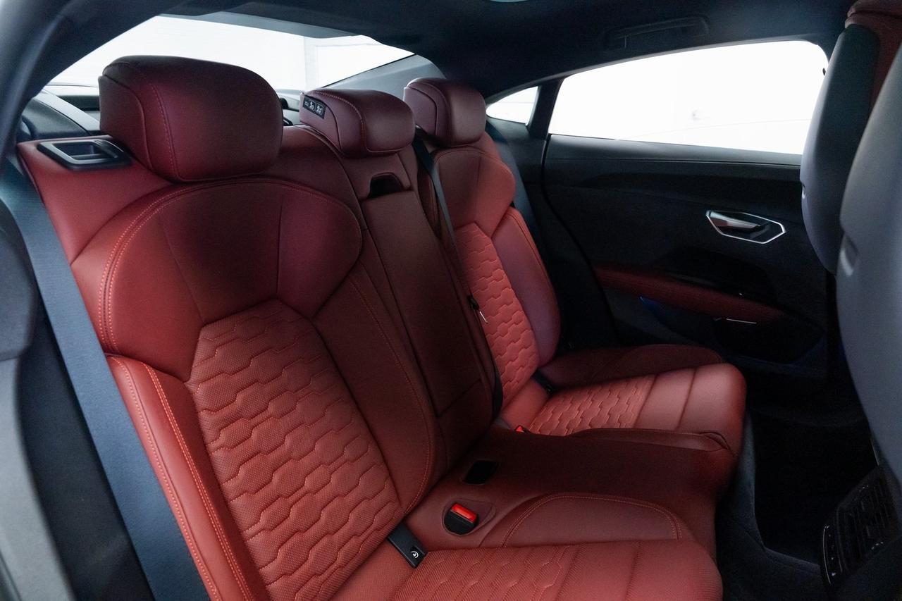 2022 Audi e-tron GT Prestige quattro 1 Owner Performance Package Heads-Up Displ Portland OR