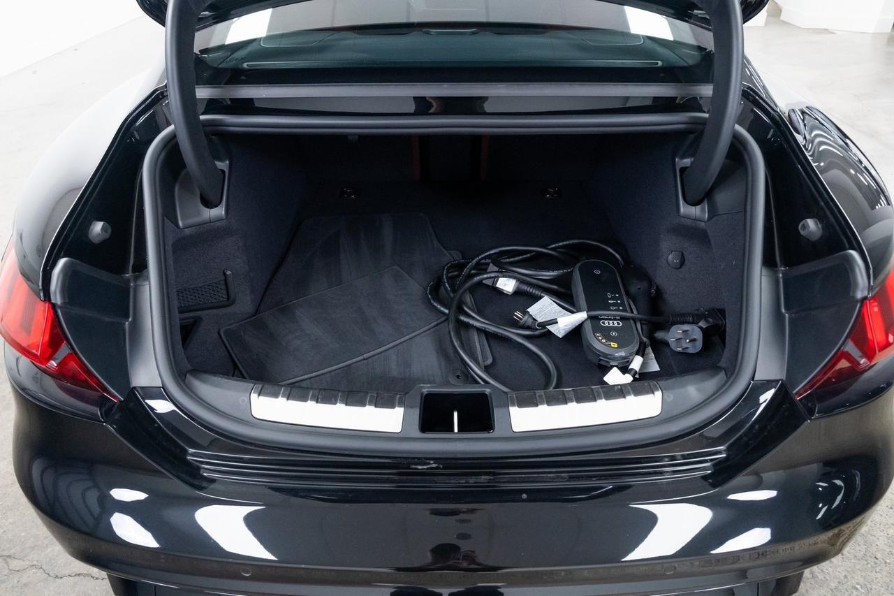 2022 Audi e-tron GT Prestige quattro 1 Owner Performance Package Heads-Up Displ Portland OR