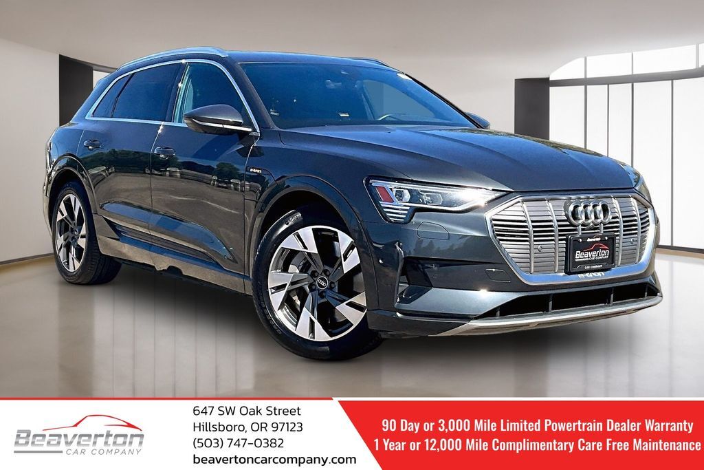 2022 Audi e-tron Premium Plus