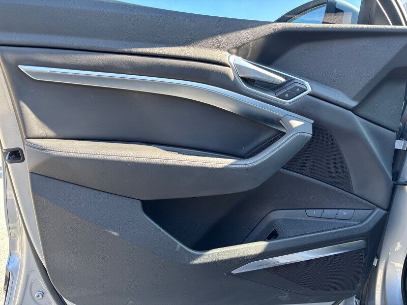 2022 Audi e-tron Premium Plus w/BLACK OPTIC PKG. Seffner FL