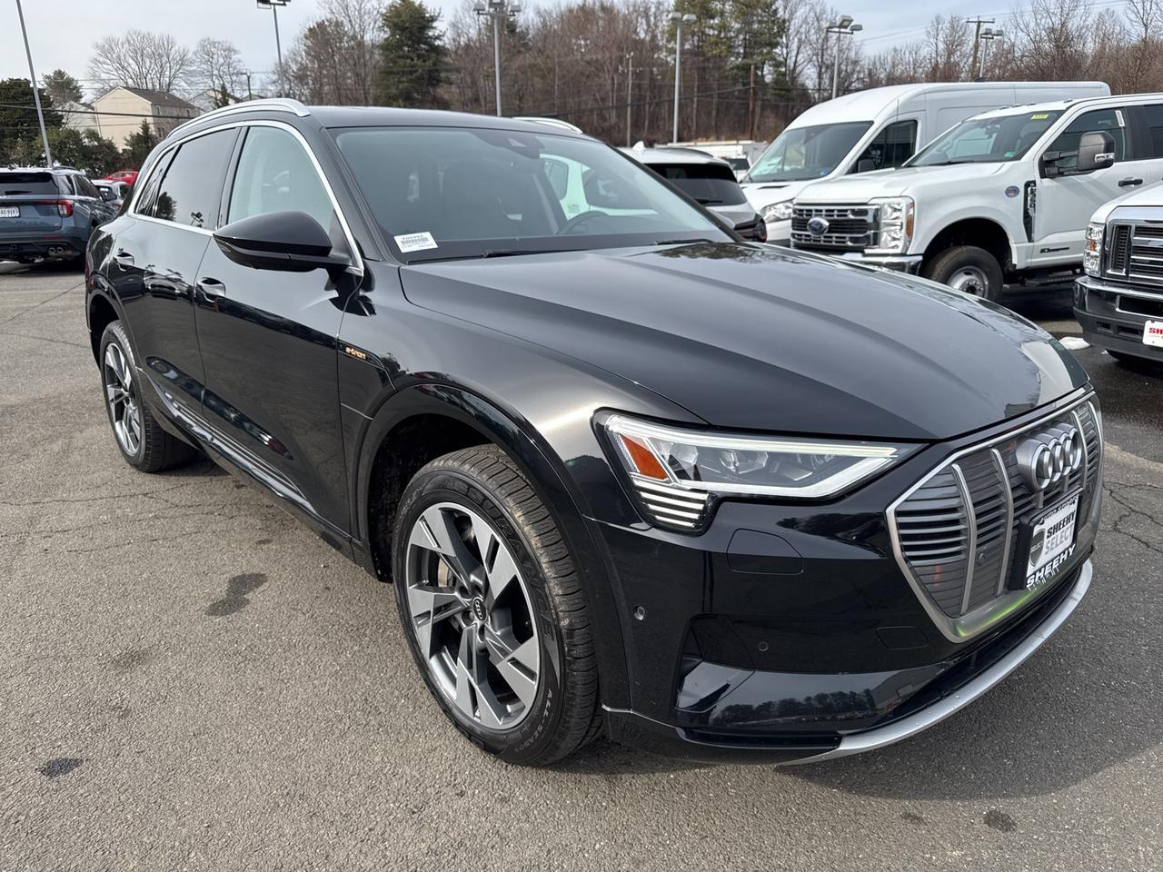 2022 Audi e-tron Premium Plus