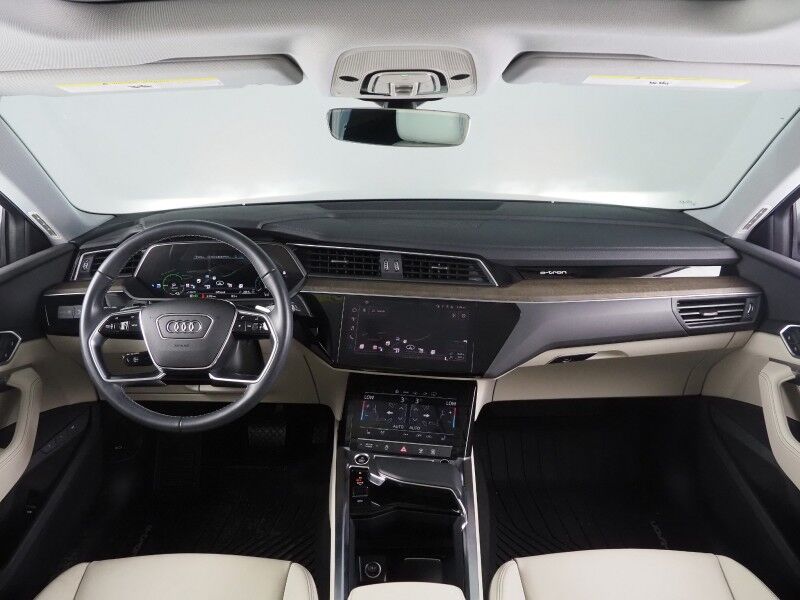2022 Audi e-tron Premium Quattro *CONVENIENCE PLUS PKG, NAVIGATION, VIRTUAL COCKPIT, ADAPTIVE CRUISE, SAFETY ALERTS, 360 VIEW CAMERAS, PANORAMA MOONROOF, LEATHER, HEATED SEATS/STEERING, 20 INCH WHEELS, ANDROID & APPLE