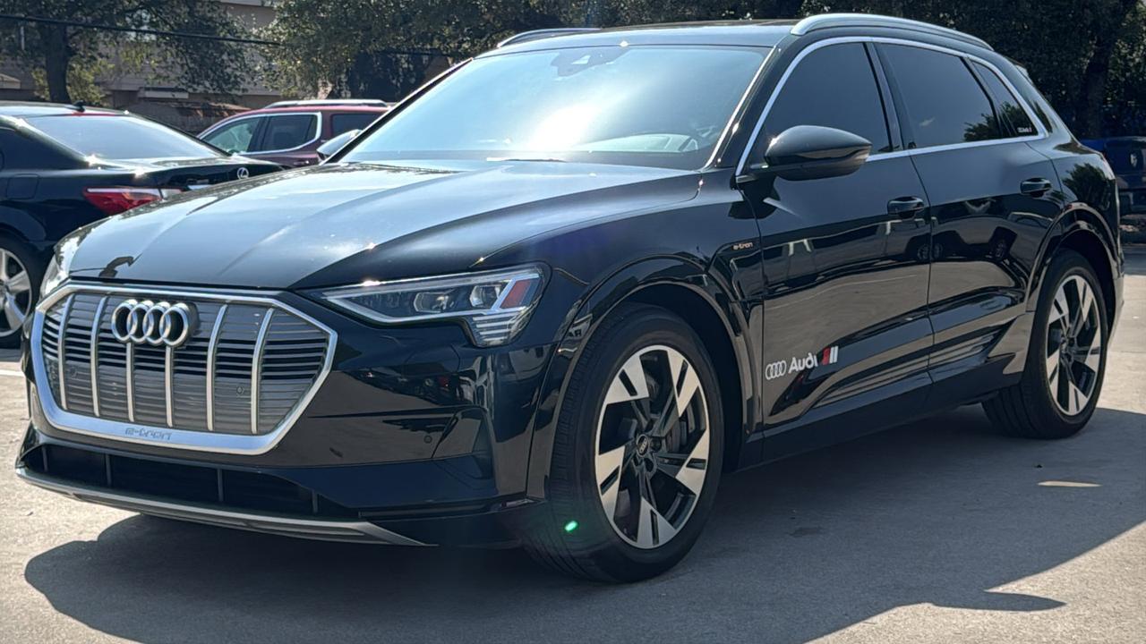 2022 Audi e-tron Premium