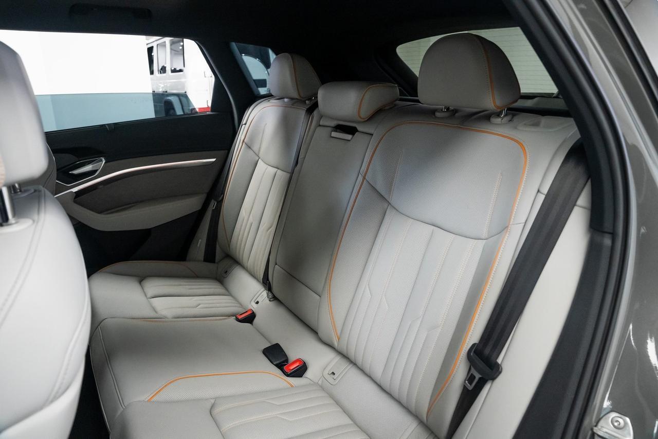2022 Audi e-tron Prestige 1 Owner Vented Seats Black Optic Exterior Package Portland OR