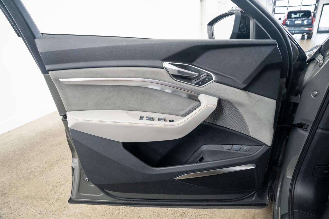 2022 Audi e-tron Prestige 1 Owner Vented Seats Black Optic Exterior Package Portland OR