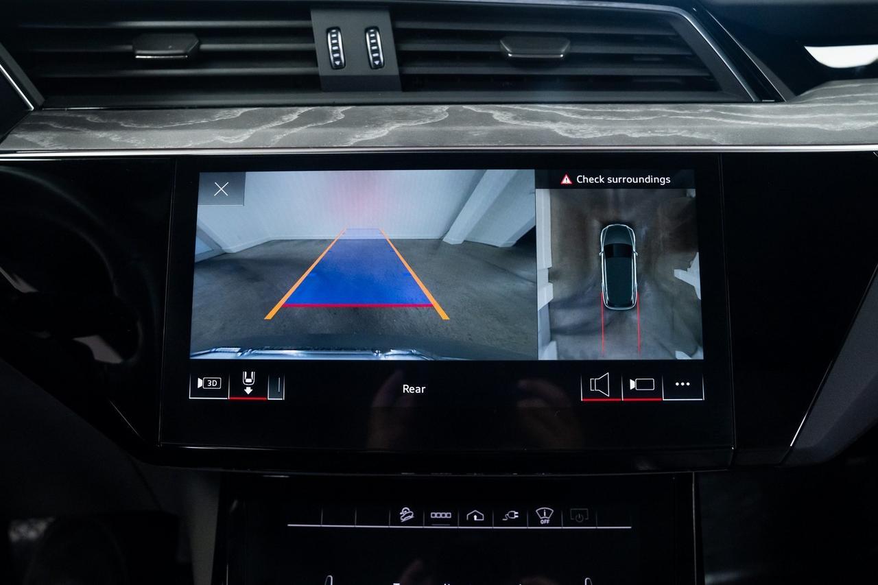 2022 Audi e-tron Prestige 1 Owner Vented Seats Black Optic Exterior Package Portland OR