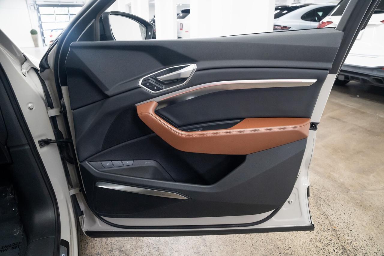 2022 Audi e-tron Prestige 1 Owner Vented Seats Black Optic Package Portland OR
