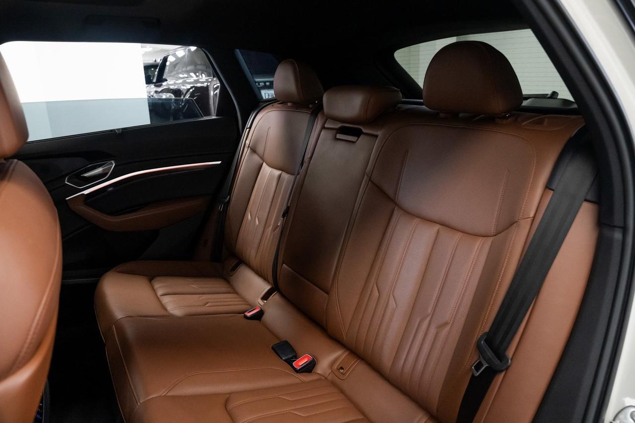 2022 Audi e-tron Prestige 1 Owner Vented Seats Black Optic Package Portland OR