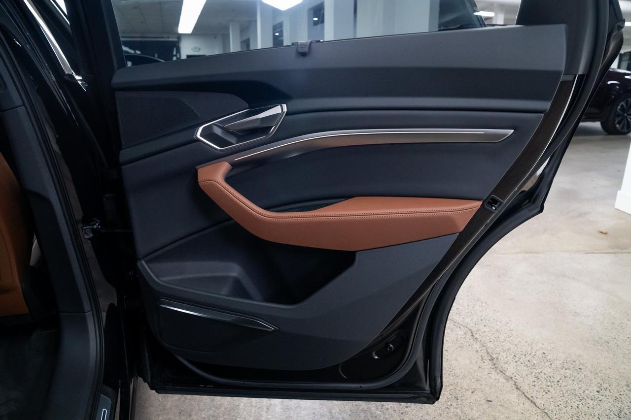 2022 Audi e-tron Prestige 1 Owner Vented Seats Chronos Package Portland OR