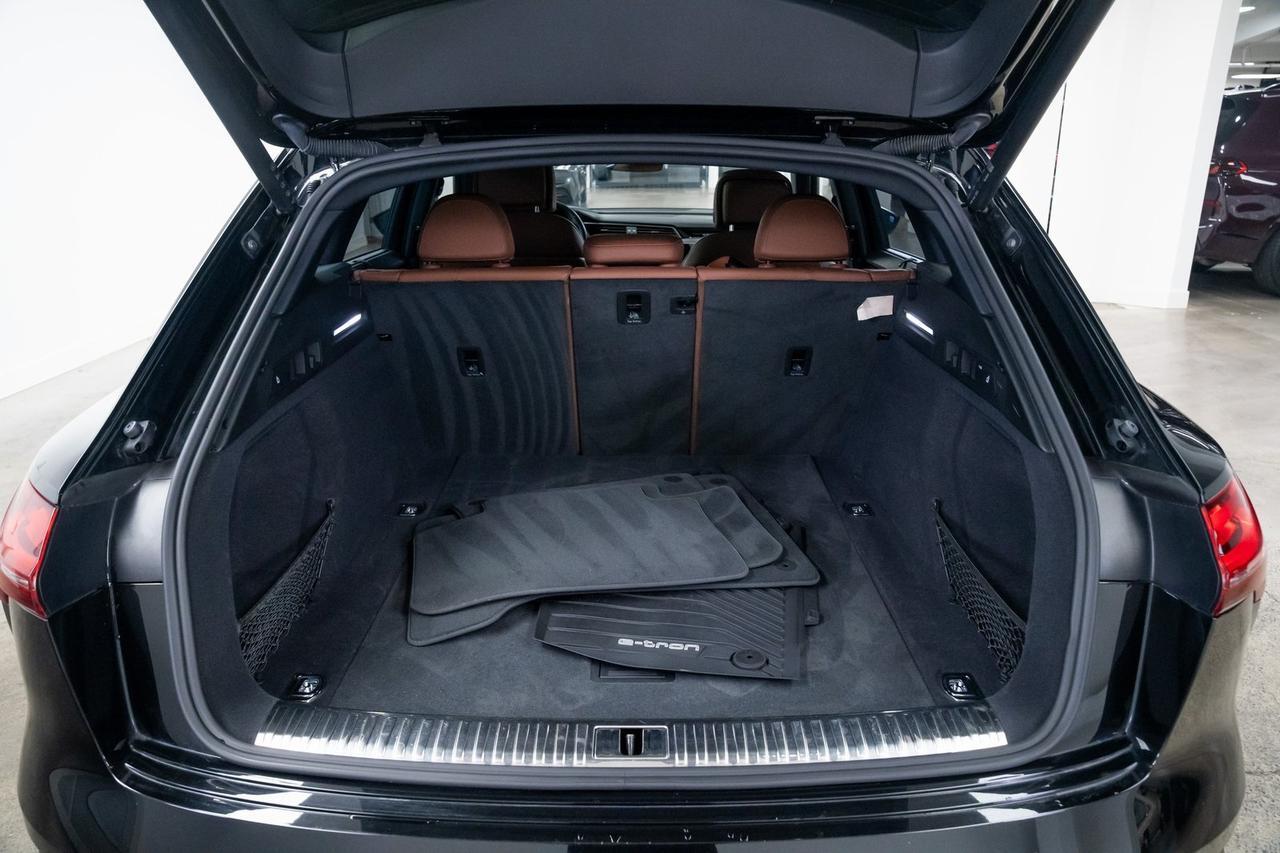 2022 Audi e-tron Prestige 1 Owner Vented Seats Chronos Package Portland OR