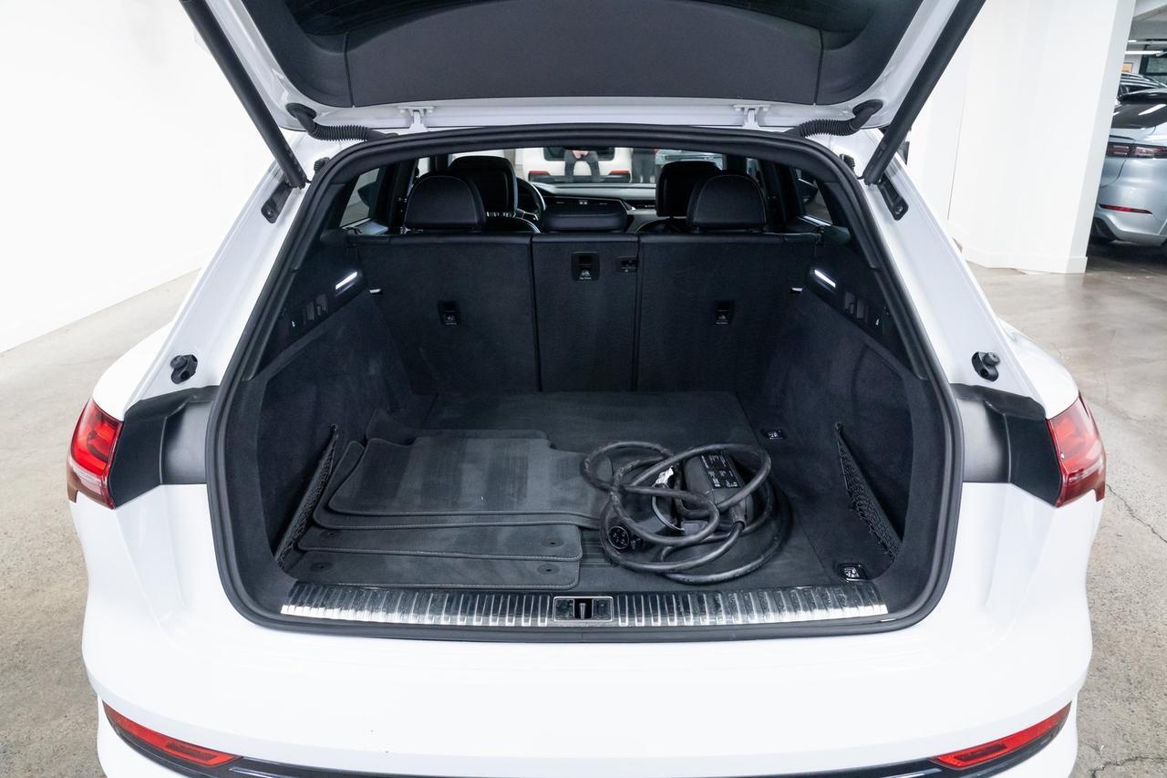 2022 Audi e-tron Prestige quattro 1 Owner Chronos Edition Massage Seats Portland OR