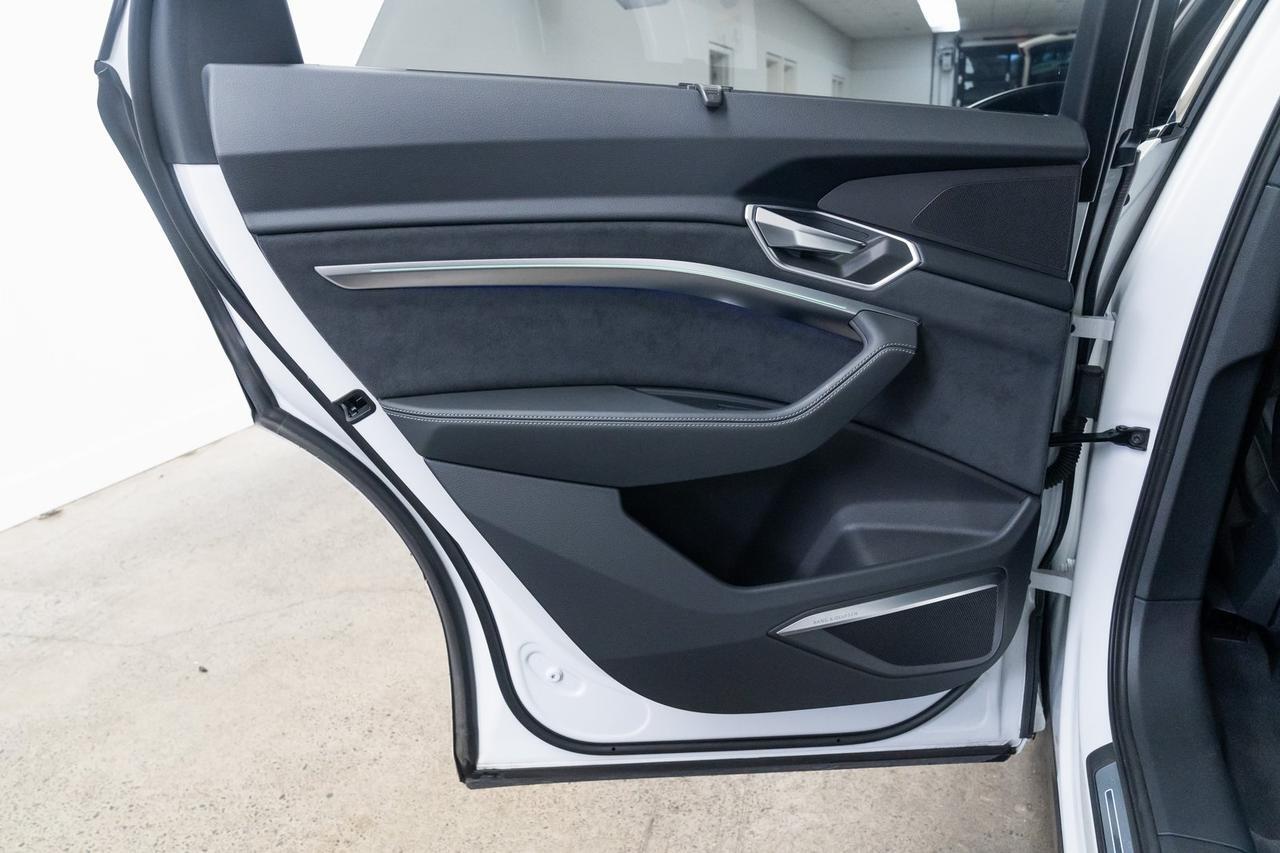 2022 Audi e-tron Prestige quattro 1 Owner Chronos Edition Massage Seats Portland OR