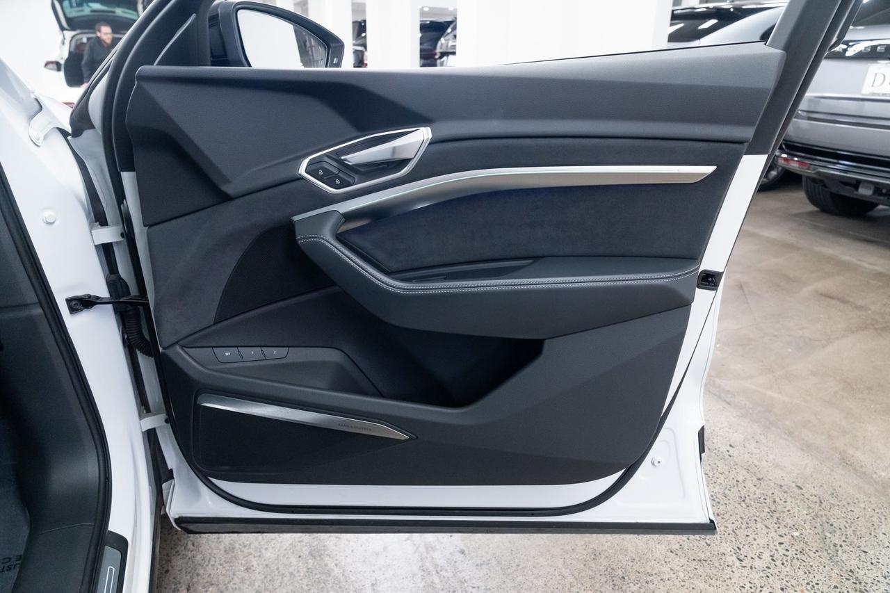 2022 Audi e-tron Prestige quattro 1 Owner Chronos Edition Massage Seats Portland OR