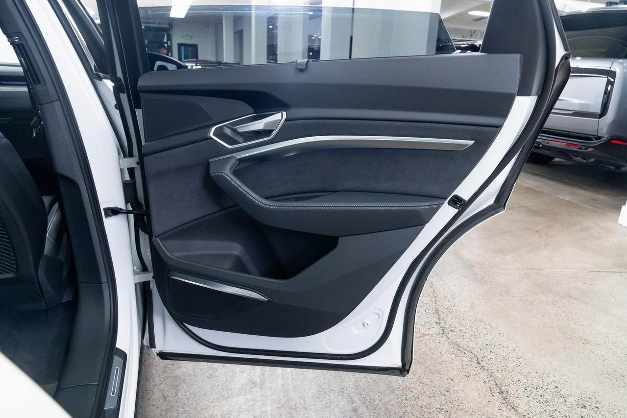 2022 Audi e-tron Prestige quattro 1 Owner Chronos Edition Massage Seats Portland OR