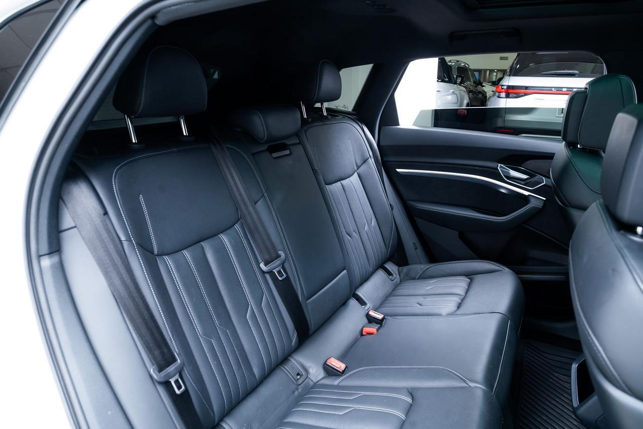 2022 Audi e-tron S Premium Plus 1-Owner Vented Massage Seats Portland OR