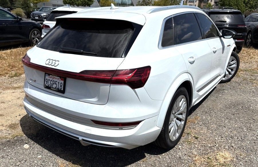 2022 Audi e-tron S Premium Plus quattro 1-Owner Vented Massage Seats Portland OR