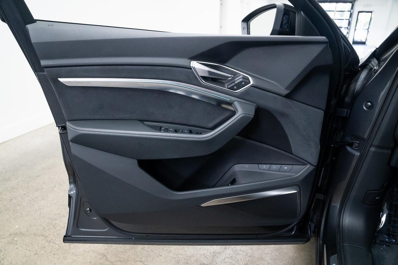 2022 Audi e-tron S Prestige 1 Owner Heated Seats Black Optic Package Portland OR