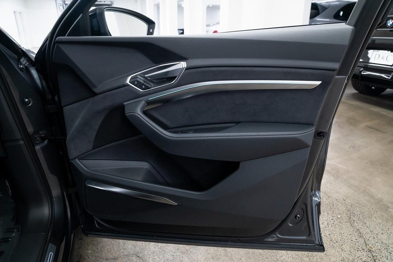 2022 Audi e-tron S Prestige 1 Owner Heated Seats Black Optic Package Portland OR