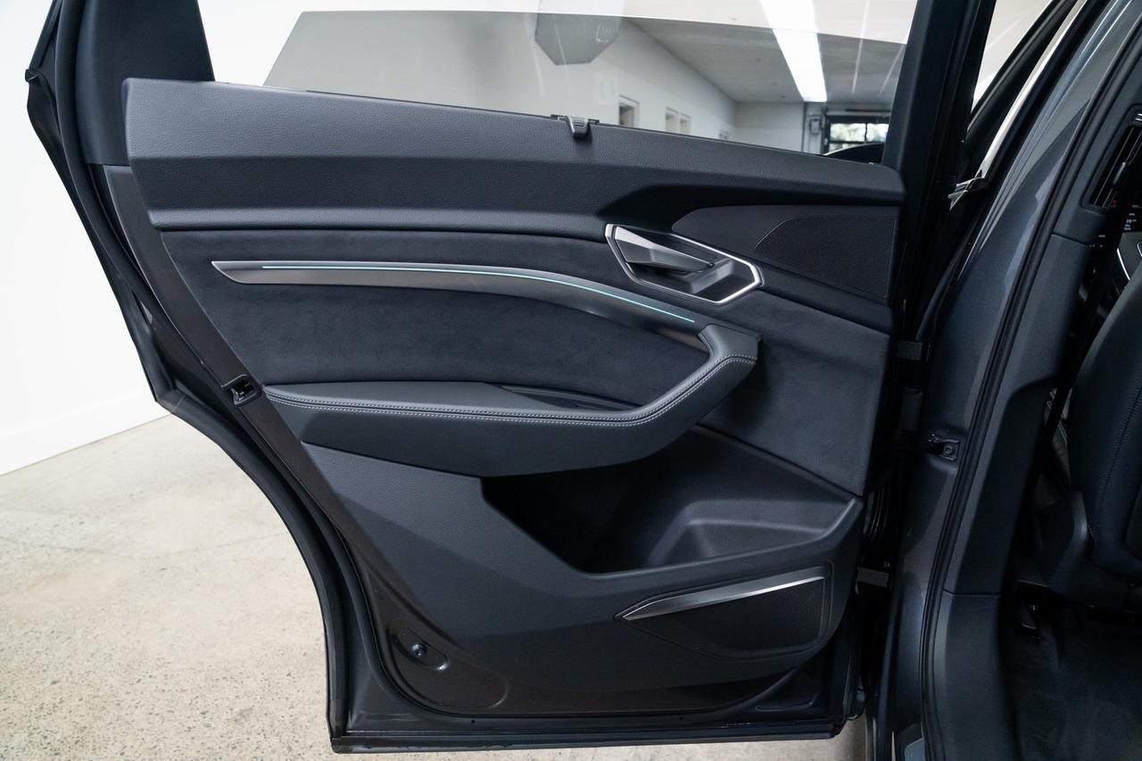 2022 Audi e-tron S Prestige 1 Owner Heated Seats Black Optic Package Portland OR