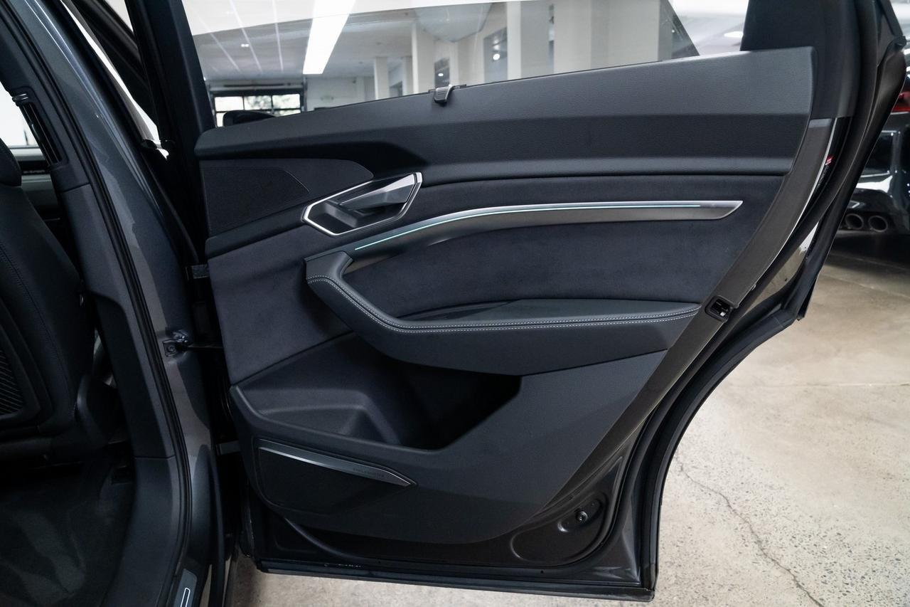 2022 Audi e-tron S Prestige 1 Owner Heated Seats Black Optic Package Portland OR