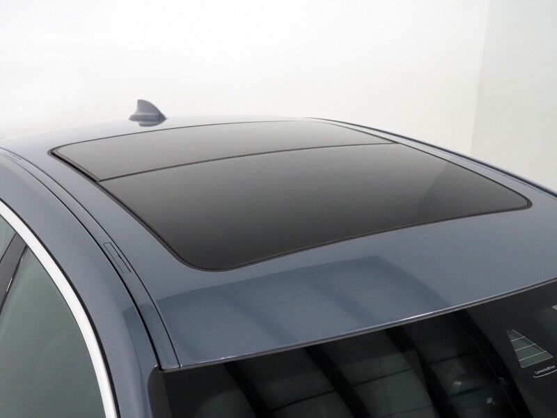 2022 BMW 228i Gran Coupe *NAVIGATION, LIVE COCKPIT PRO, SAFETY ALERTS, BACKUP-CAMERA, PANORAMA MOONROOF, HEATED SEATS/STEERING, COMFORT ACCESS, LIGHTS PKG, 18 INCH WHEELS, ANDROID & APPLE