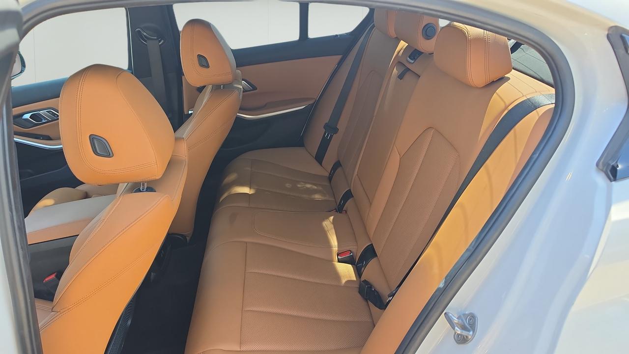 2022 BMW 3 Series 330i