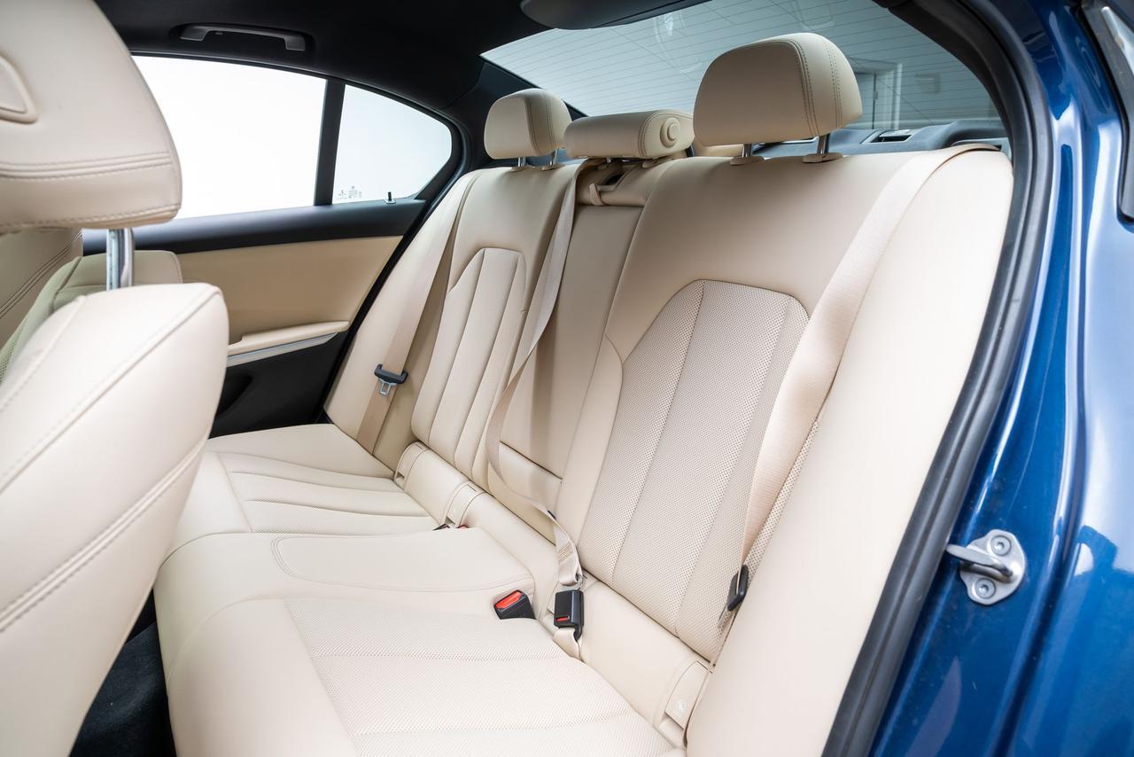 2022 BMW 3 Series 330i xDrive Driving Assistance Package Portland OR