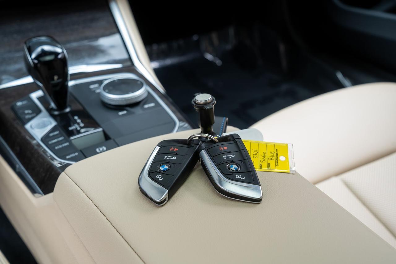 2022 BMW 3 Series 330i xDrive Driving Assistance Package Portland OR