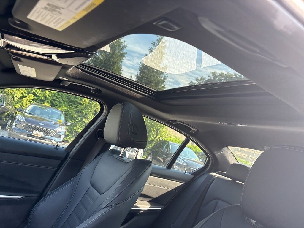 2022 BMW 3 Series 330i