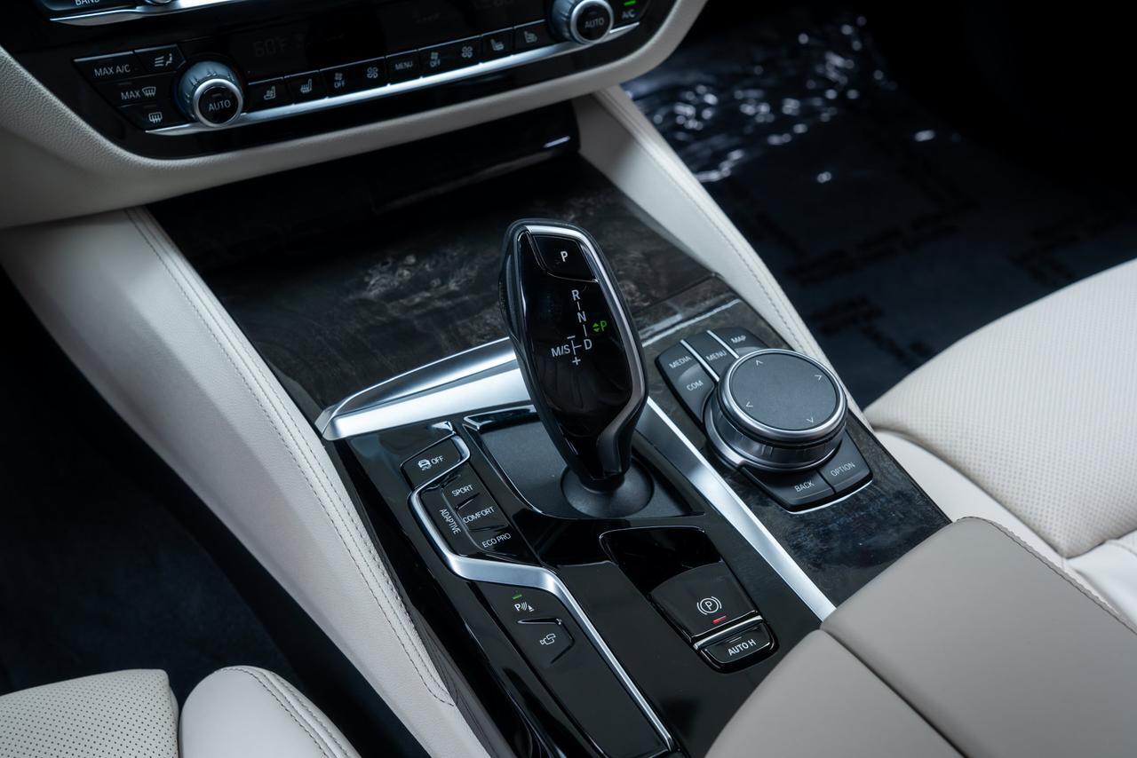 2022 BMW 5 Series M550i xDrive 1 Owner / Premium Package / Parking Assist Package Portland OR