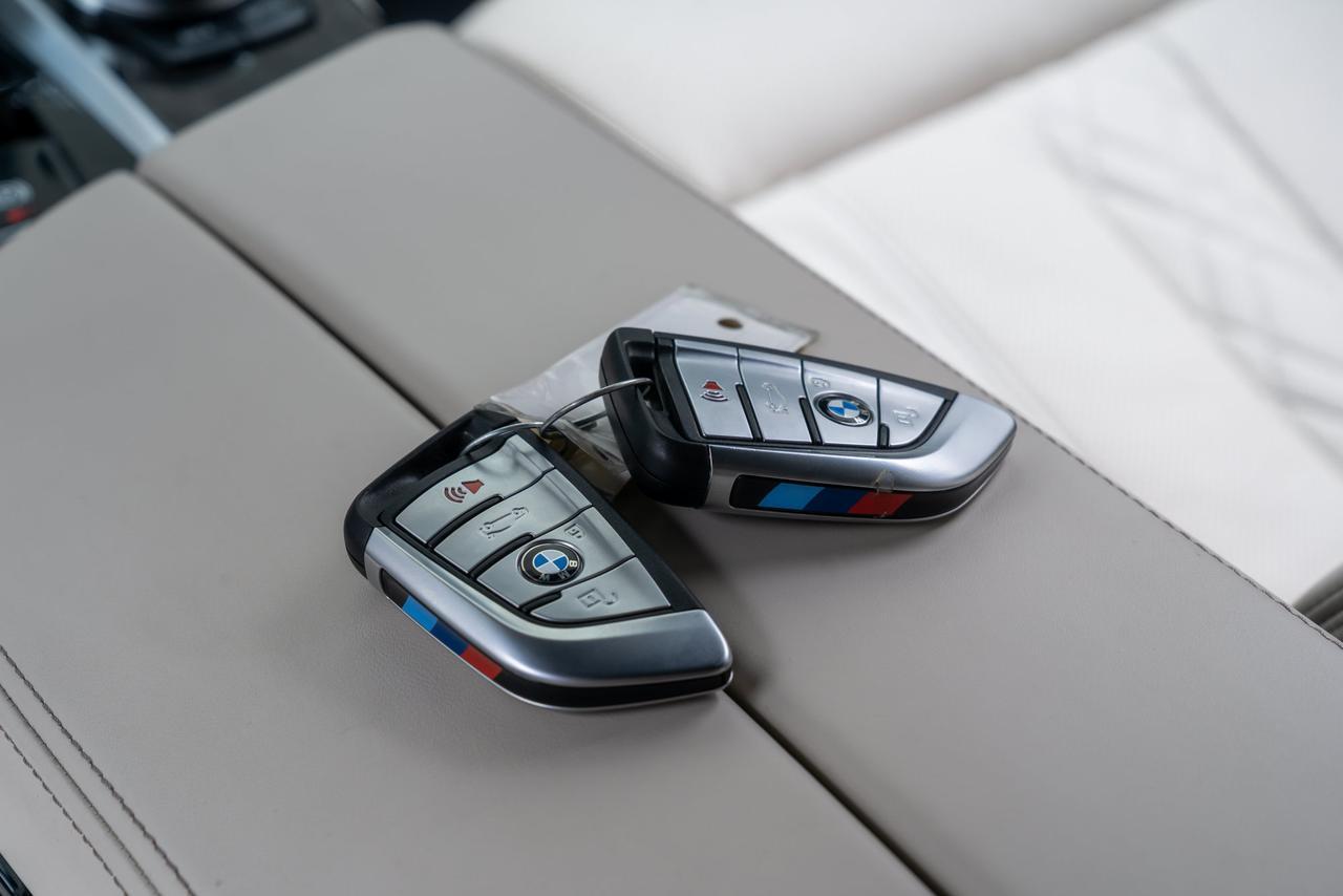 2022 BMW 5 Series M550i xDrive 1 Owner / Premium Package / Parking Assist Package Portland OR