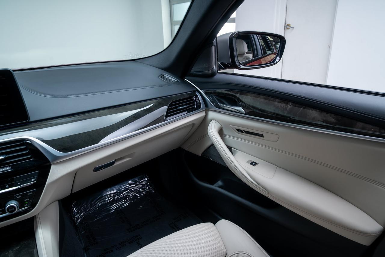 2022 BMW 5 Series M550i xDrive 1 Owner / Premium Package / Parking Assist Package Portland OR