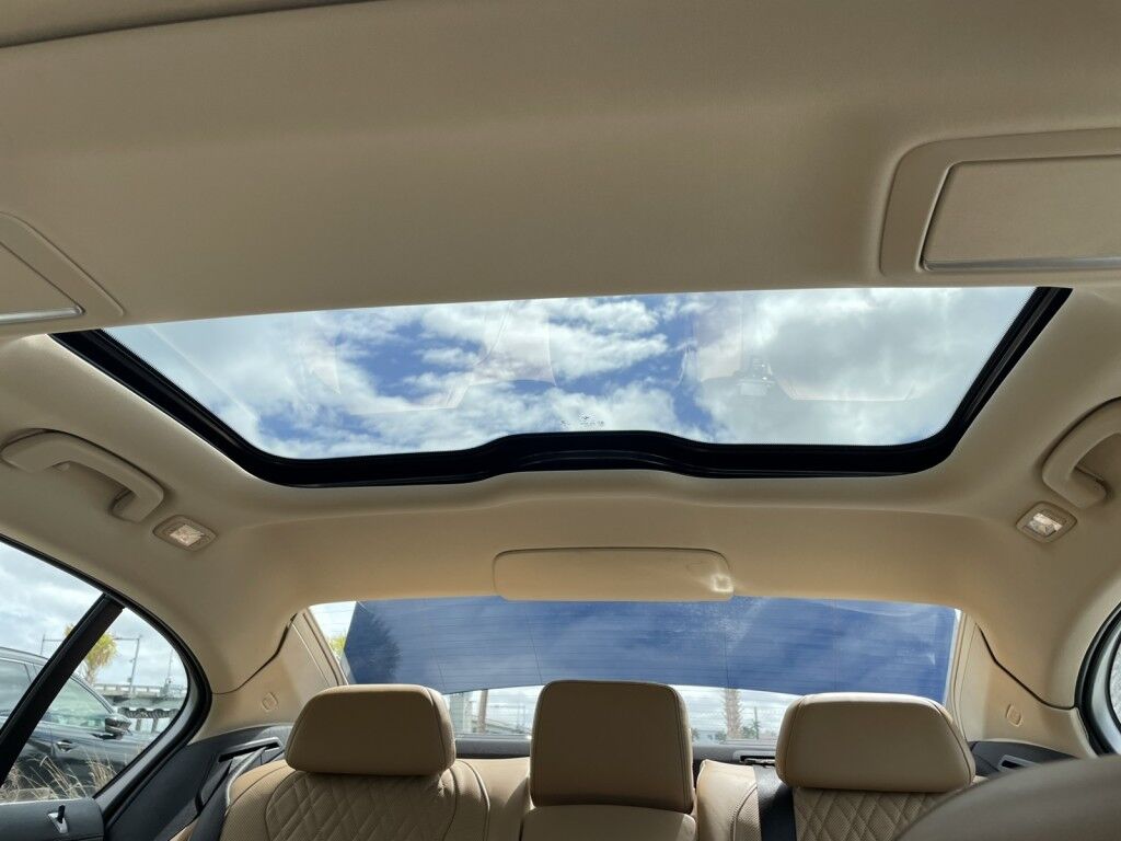2022 BMW 7 Series 750i xDrive~BUCKETS/COOLED SEATS~CRUISE CONTROL~DRIVER ASSISTANCE PACKAGE~MOONROOF / SUNROOF~PREMIUM SOUND SYSTEM Sarasota FL