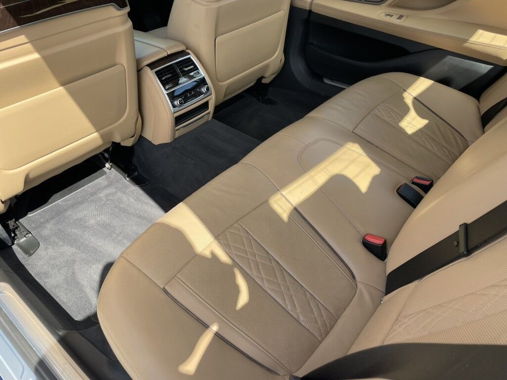 2022 BMW 7 Series 750i xDrive~BUCKETS/COOLED SEATS~CRUISE CONTROL~DRIVER ASSISTANCE PACKAGE~MOONROOF / SUNROOF~PREMIUM SOUND SYSTEM Sarasota FL