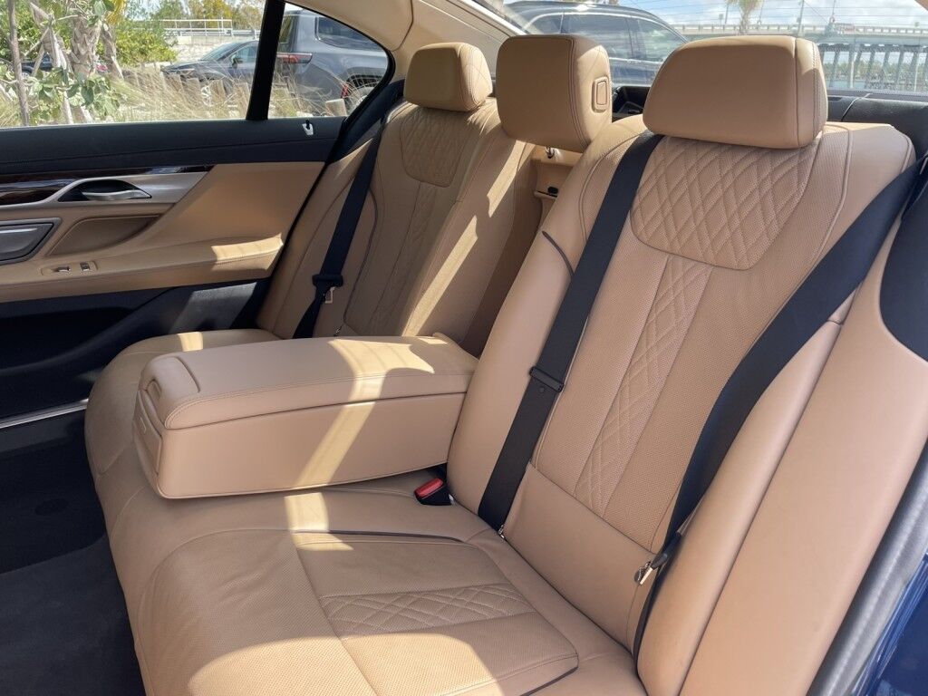 2022 BMW 7 Series 750i xDrive~BUCKETS/COOLED SEATS~CRUISE CONTROL~DRIVER ASSISTANCE PACKAGE~MOONROOF / SUNROOF~PREMIUM SOUND SYSTEM Sarasota FL