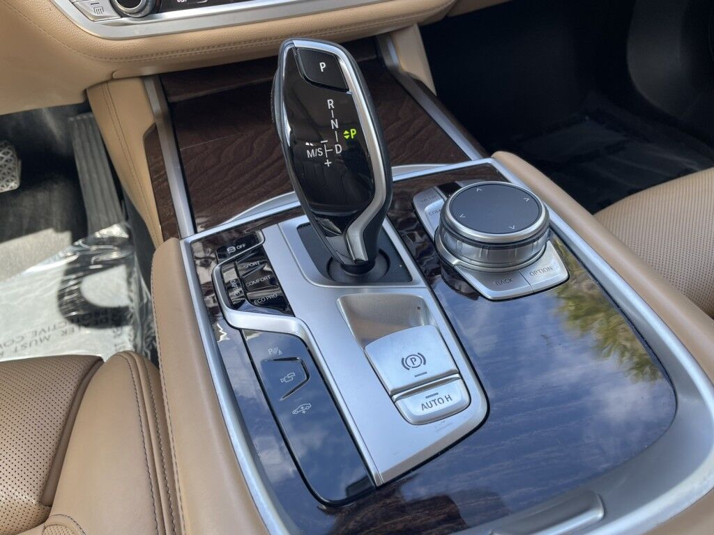 2022 BMW 7 Series 750i xDrive~BUCKETS/COOLED SEATS~CRUISE CONTROL~DRIVER ASSISTANCE PACKAGE~MOONROOF / SUNROOF~PREMIUM SOUND SYSTEM Sarasota FL