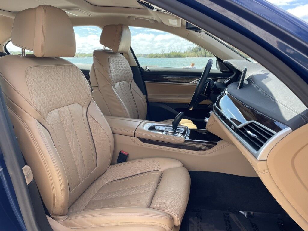2022 BMW 7 Series 750i xDrive~BUCKETS/COOLED SEATS~CRUISE CONTROL~DRIVER ASSISTANCE PACKAGE~MOONROOF / SUNROOF~PREMIUM SOUND SYSTEM Sarasota FL