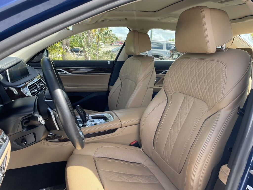 2022 BMW 7 Series 750i xDrive~BUCKETS/COOLED SEATS~CRUISE CONTROL~DRIVER ASSISTANCE PACKAGE~MOONROOF / SUNROOF~PREMIUM SOUND SYSTEM Sarasota FL