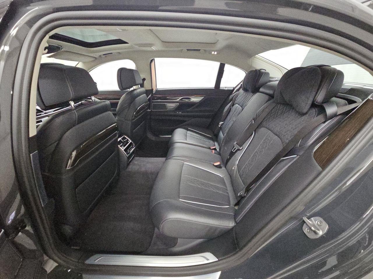 2022 BMW 7 Series M760i Massage Seats Head-Up Display Portland OR