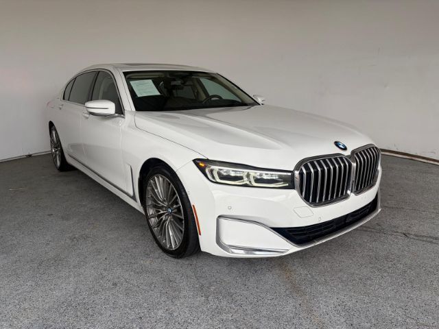 2022 BMW 740 i