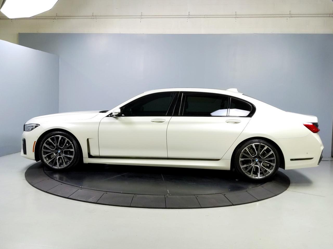 2022 BMW 750i xDrive Frozen White! Factory Warranty Until 04/26 St. Charles  IL