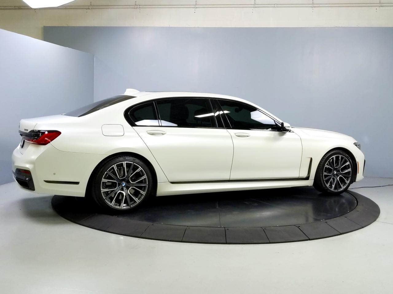 2022 BMW 750i xDrive Frozen White! Factory Warranty Until 04/26 St. Charles  IL