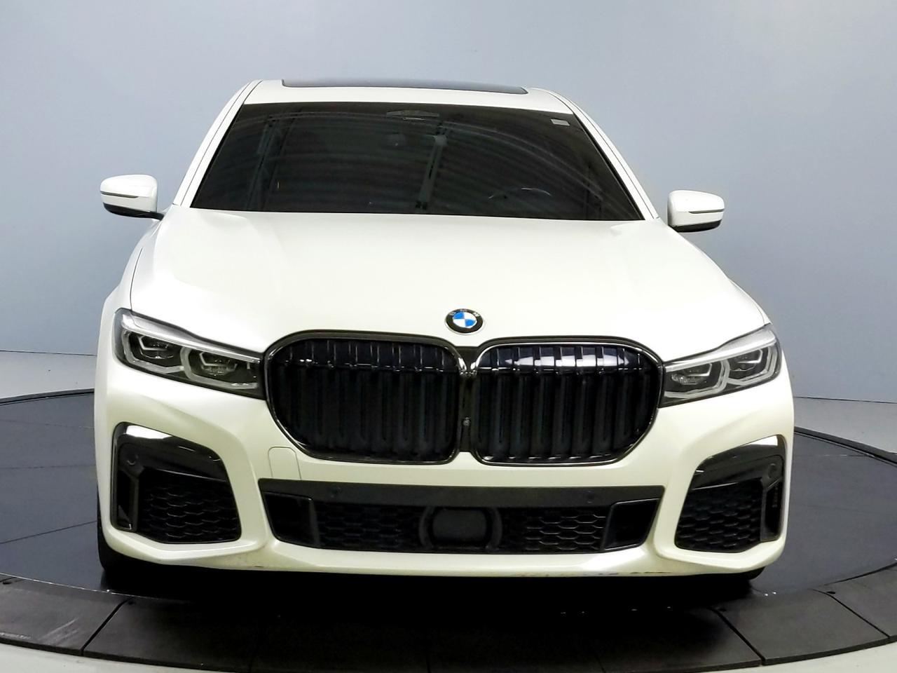 2022 BMW 750i xDrive Frozen White! Factory Warranty Until 04/26 St. Charles  IL