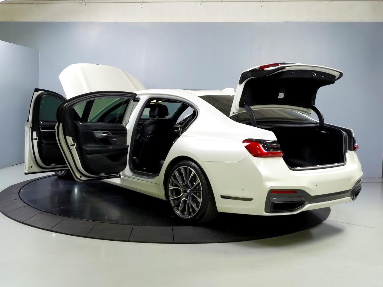 2022 BMW 750i xDrive Frozen White! Factory Warranty Until 04/26 St. Charles  IL