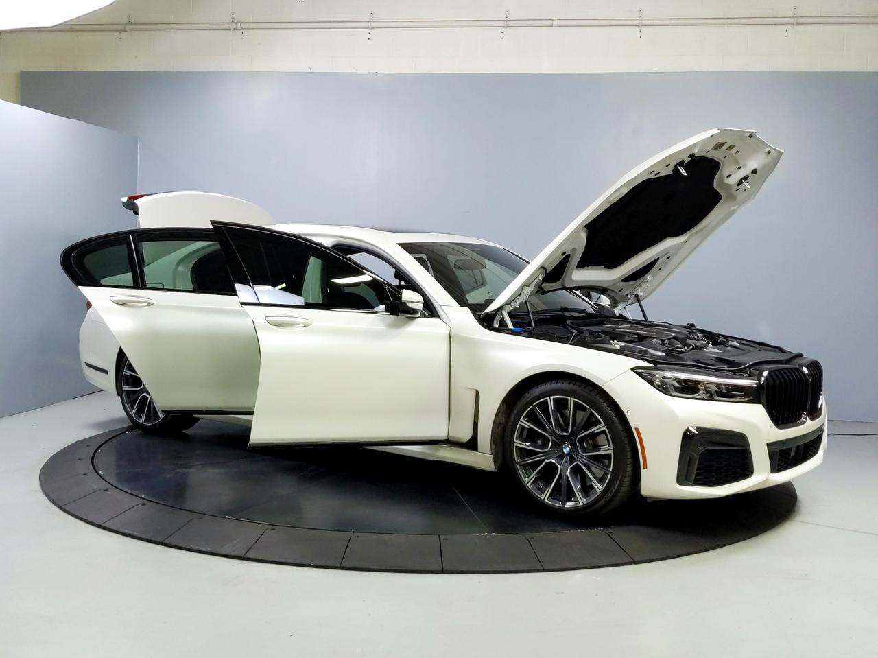 2022 BMW 750i xDrive Frozen White! Factory Warranty Until 04/26 St. Charles  IL