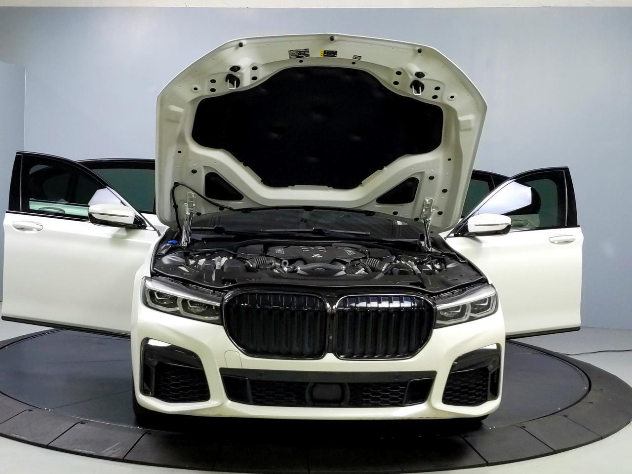 2022 BMW 750i xDrive Frozen White! Factory Warranty Until 04/26 St. Charles  IL