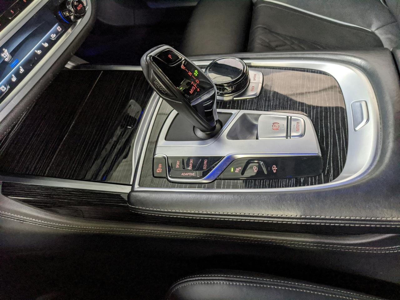2022 BMW 750i xDrive Frozen White! Factory Warranty Until 04/26 St. Charles  IL