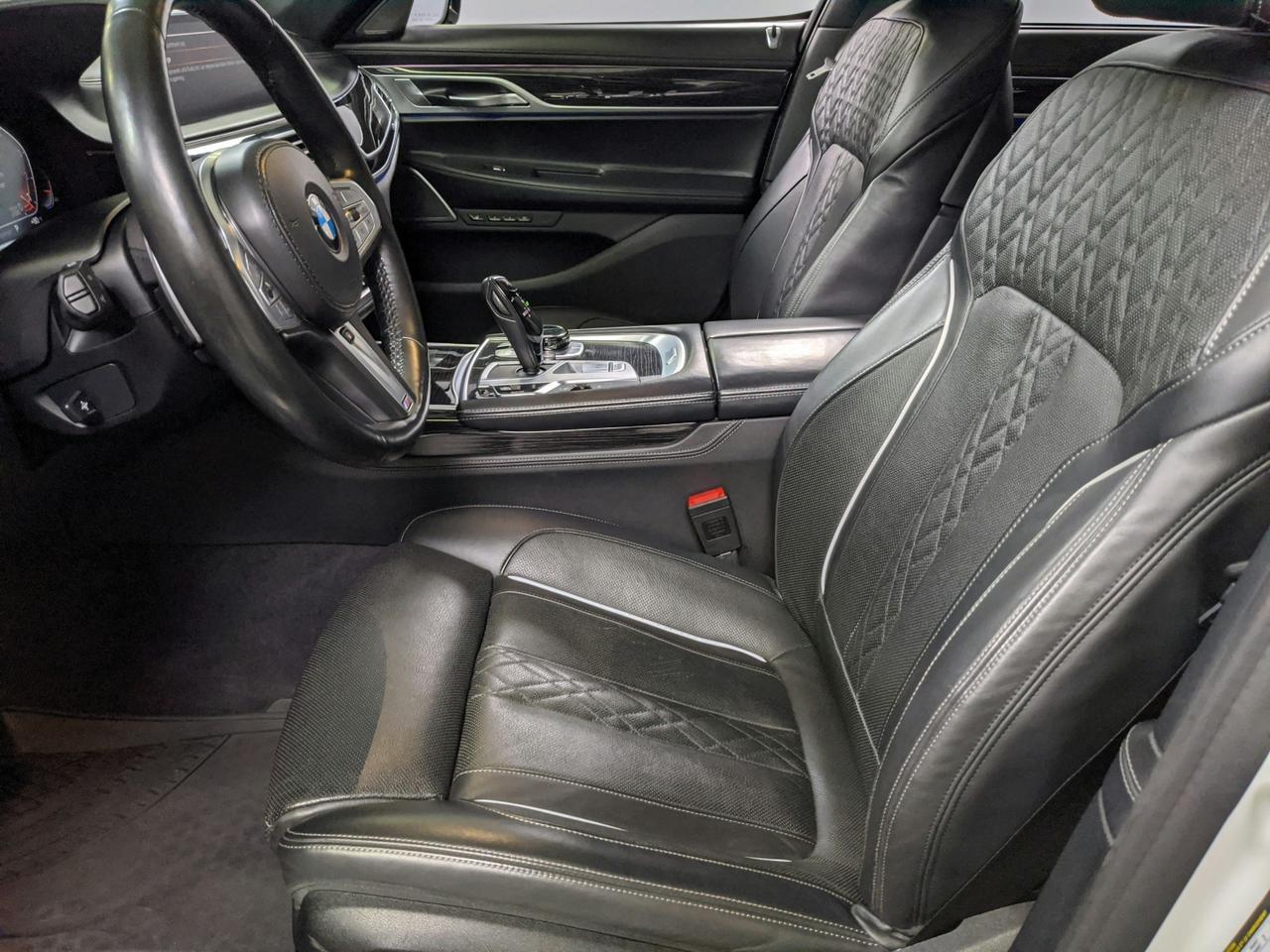 2022 BMW 750i xDrive Frozen White! Factory Warranty Until 04/26 St. Charles  IL