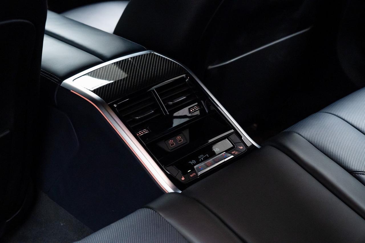 2022 BMW 8 Series ALPINA B8 xDrive 1 Owner Bowers &amp; Wilkins Sound Carbon Roof Portland OR