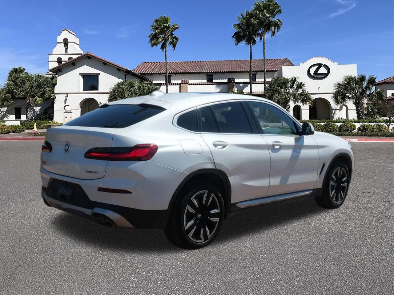 2022 BMW X4 xDrive30i